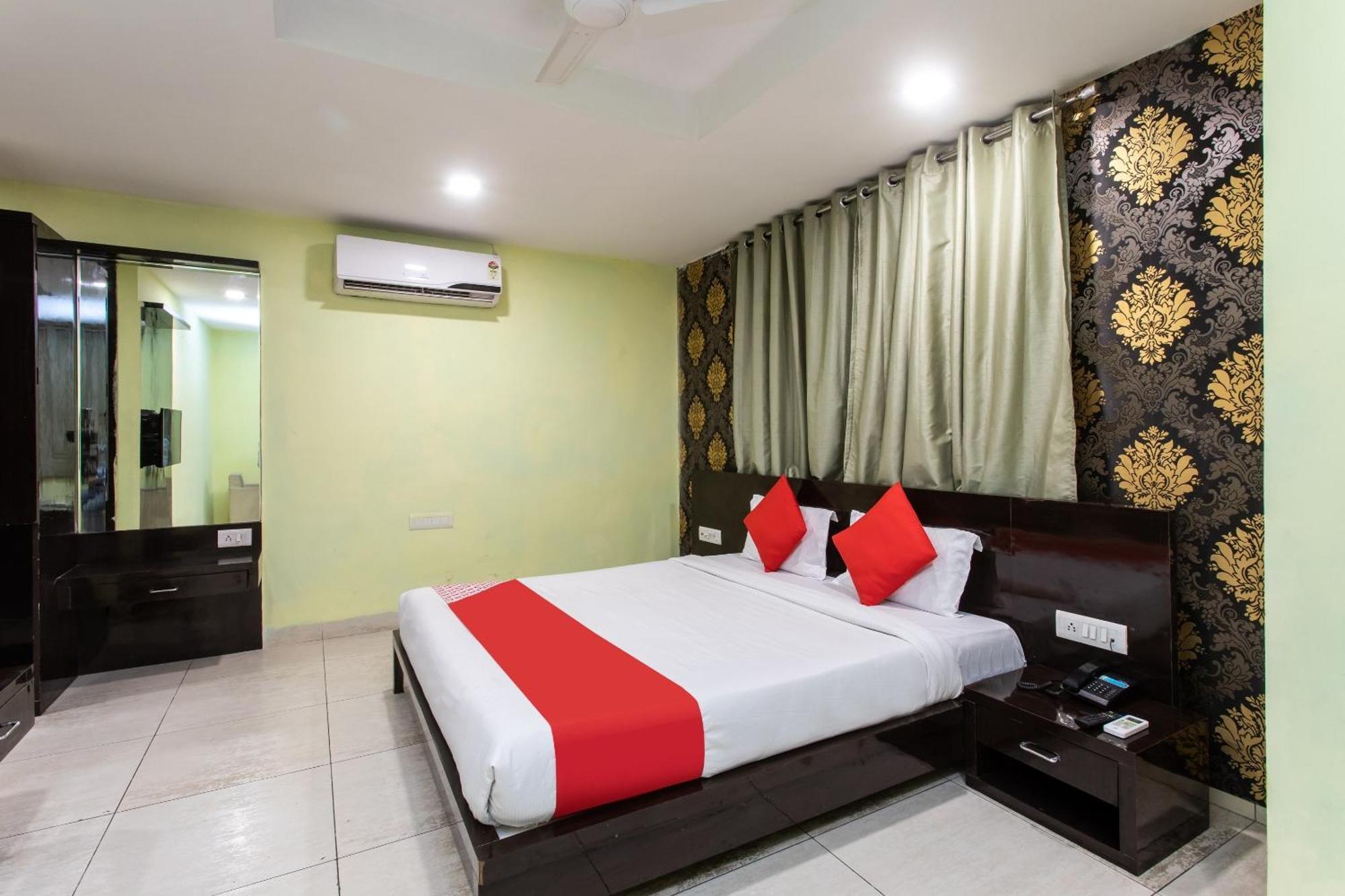 Capital O Swan Paradise Indore Ngoại thất bức ảnh