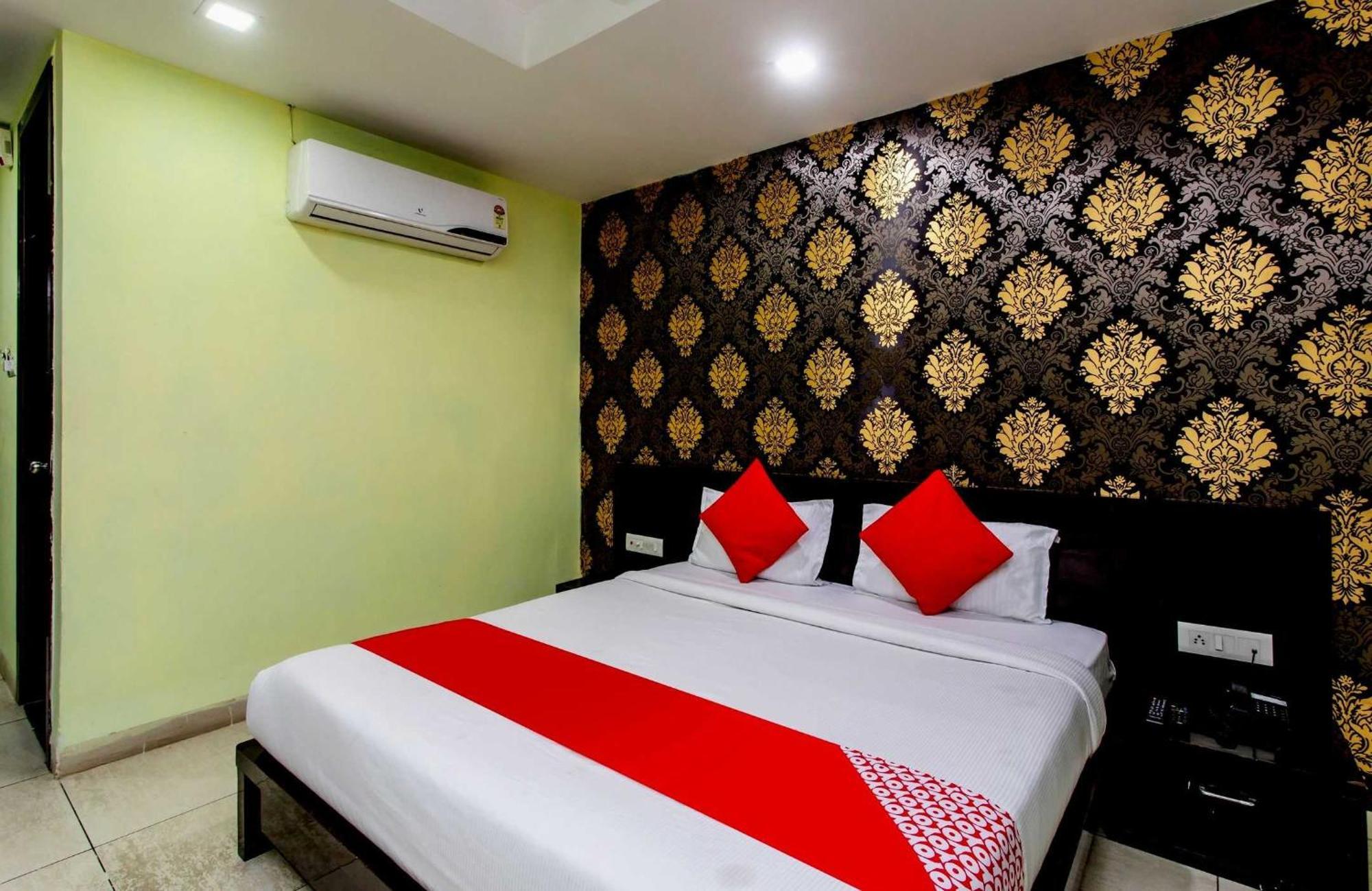 Capital O Swan Paradise Indore Ngoại thất bức ảnh
