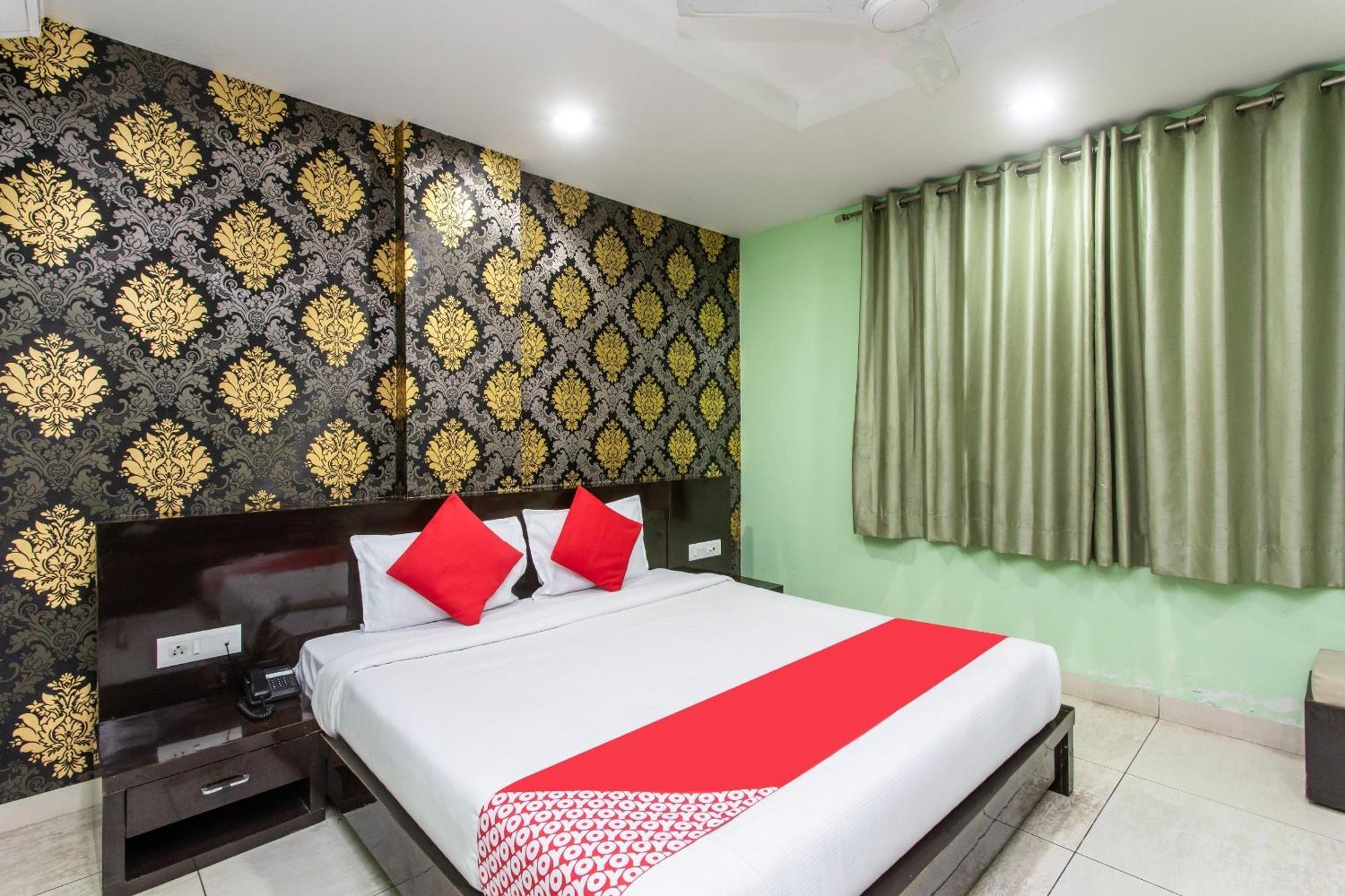 Capital O Swan Paradise Indore Ngoại thất bức ảnh