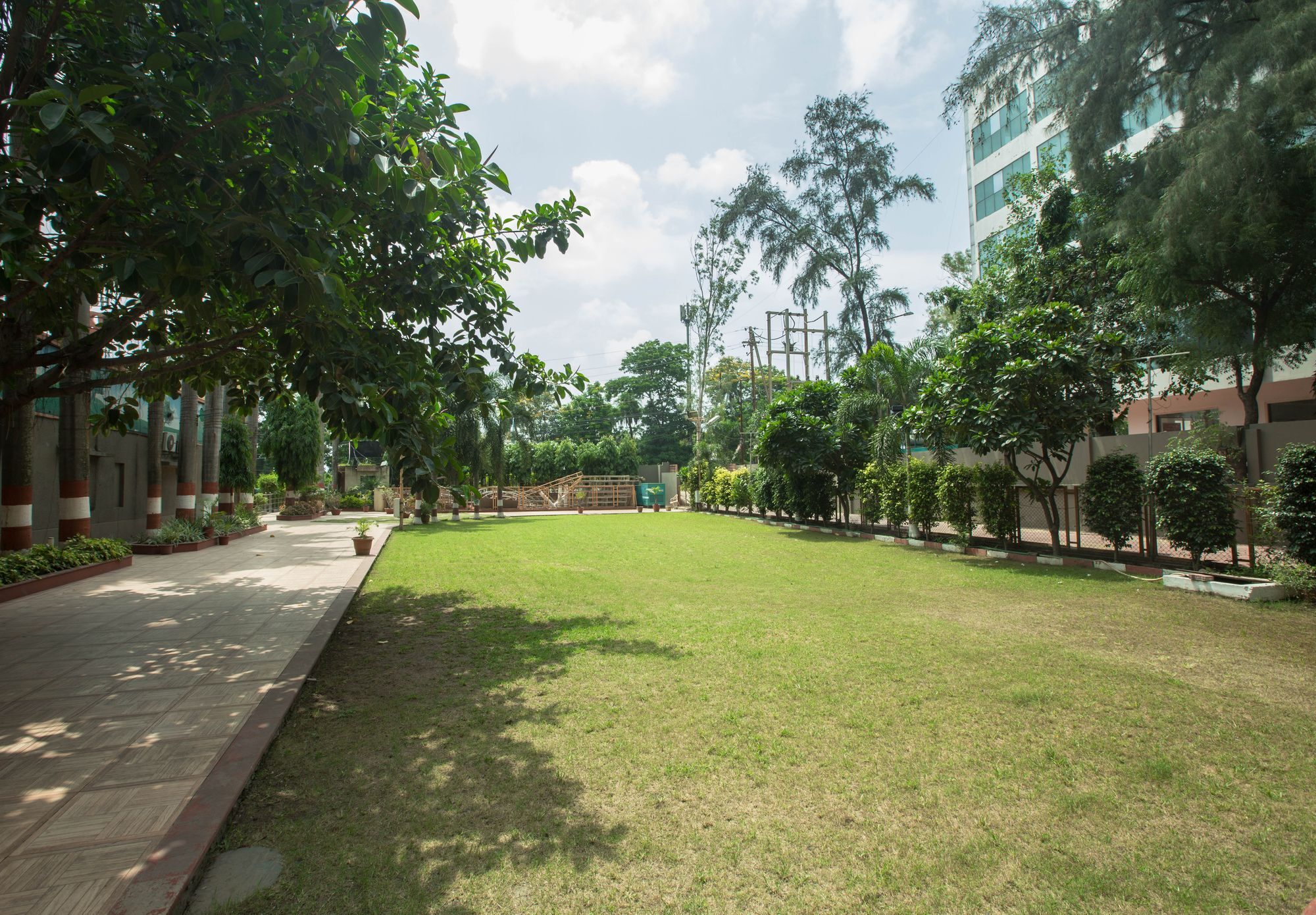 Capital O Swan Paradise Indore Ngoại thất bức ảnh